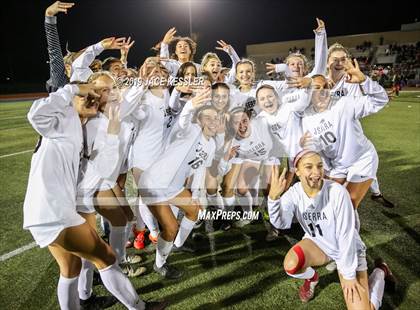 Thumbnail 3 in JSerra Catholic vs. Los Alamitos (CIFSS D1 Final) photogallery.