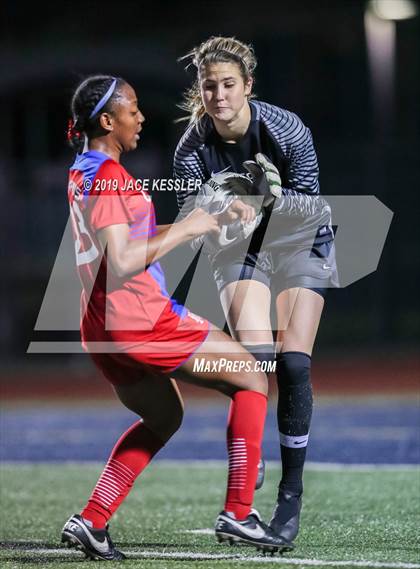 Thumbnail 3 in JSerra Catholic vs. Los Alamitos (CIFSS D1 Final) photogallery.