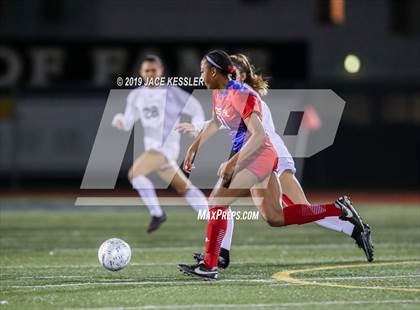 Thumbnail 3 in JSerra Catholic vs. Los Alamitos (CIFSS D1 Final) photogallery.