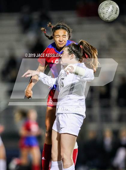 Thumbnail 1 in JSerra Catholic vs. Los Alamitos (CIFSS D1 Final) photogallery.
