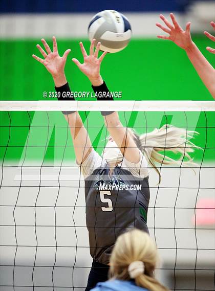 Thumbnail 3 in Bell vs V.R. Eaton (UIL 6A Bi-District Playoff) photogallery.