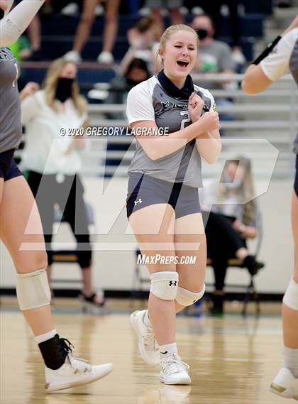 Thumbnail 3 in Bell vs V.R. Eaton (UIL 6A Bi-District Playoff) photogallery.