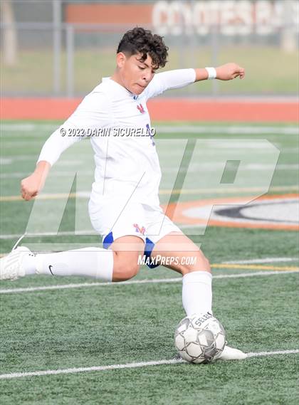 Thumbnail 1 in Queen Creek vs. Mountain View  (Coyote Classic Soccer Tournament) photogallery.