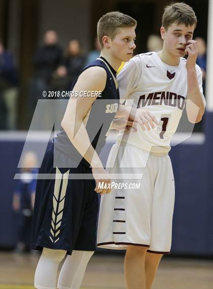 Thumbnail 2 in Sutherland vs. Mendon (Rainbow Classic) photogallery.