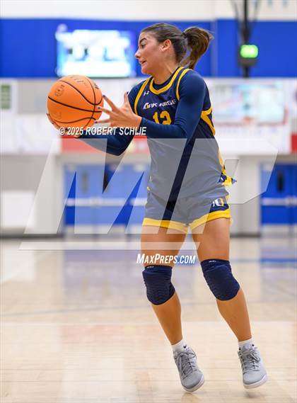 Thumbnail 2 in Chico vs. Oak Ridge (Folsom Vista Winter Classic) photogallery.