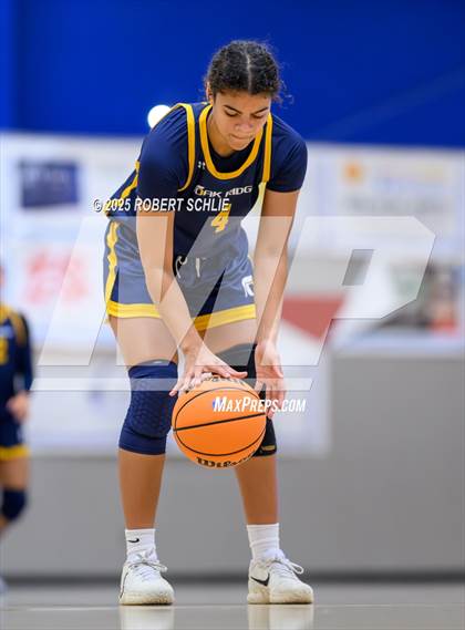 Thumbnail 2 in Chico vs. Oak Ridge (Folsom Vista Winter Classic) photogallery.