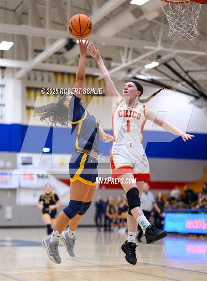 Thumbnail 1 in Chico vs. Oak Ridge (Folsom Vista Winter Classic) photogallery.