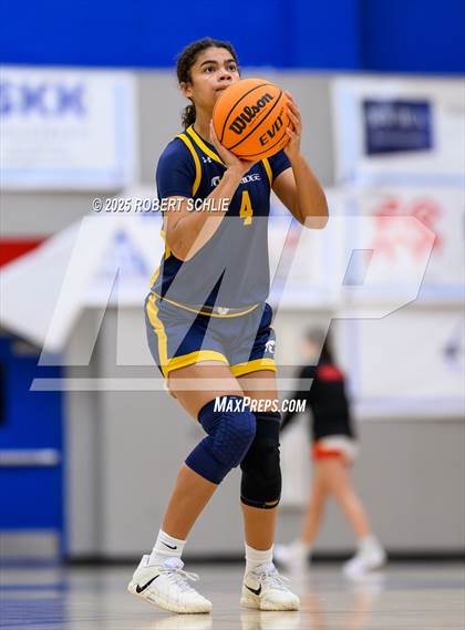 Thumbnail 2 in Chico vs. Oak Ridge (Folsom Vista Winter Classic) photogallery.