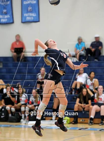 Thumbnail 3 in Mater Dei vs Tesoro (Mohs Classic) photogallery.