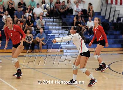 Thumbnail 2 in Mater Dei vs Tesoro (Mohs Classic) photogallery.