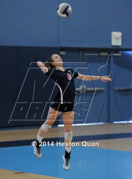 Thumbnail 2 in Mater Dei vs Tesoro (Mohs Classic) photogallery.