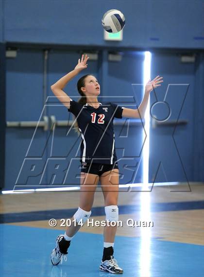 Thumbnail 1 in Mater Dei vs Tesoro (Mohs Classic) photogallery.