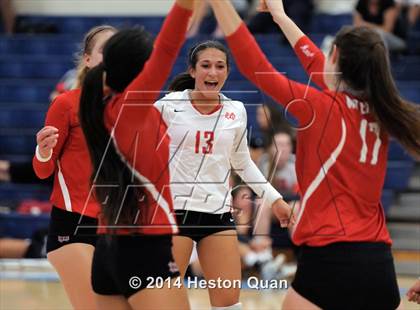 Thumbnail 2 in Mater Dei vs Tesoro (Mohs Classic) photogallery.