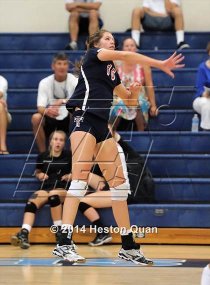 Thumbnail 3 in Mater Dei vs Tesoro (Mohs Classic) photogallery.