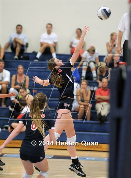Thumbnail 2 in Mater Dei vs Tesoro (Mohs Classic) photogallery.