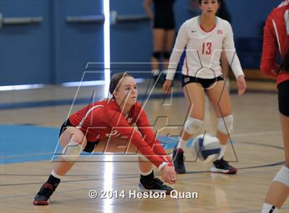 Thumbnail 2 in Mater Dei vs Tesoro (Mohs Classic) photogallery.