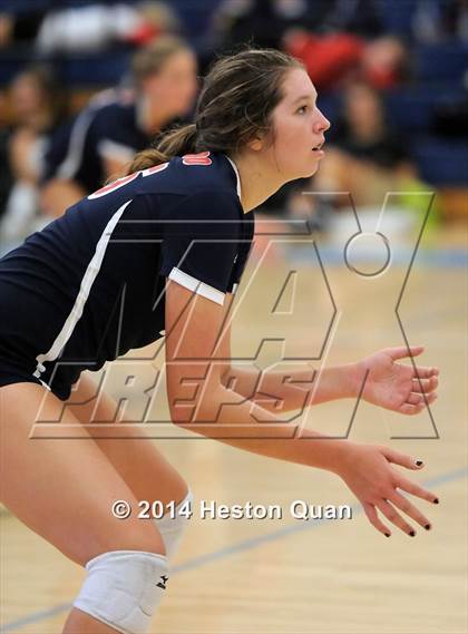 Thumbnail 1 in Mater Dei vs Tesoro (Mohs Classic) photogallery.