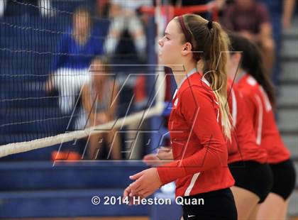Thumbnail 2 in Mater Dei vs Tesoro (Mohs Classic) photogallery.