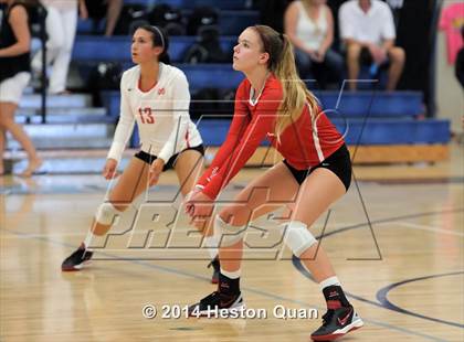 Thumbnail 3 in Mater Dei vs Tesoro (Mohs Classic) photogallery.