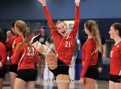 Thumbnail 1 in Mater Dei vs Tesoro (Mohs Classic) photogallery.