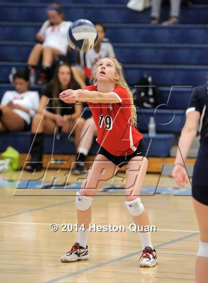 Thumbnail 1 in Mater Dei vs Tesoro (Mohs Classic) photogallery.
