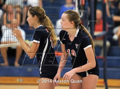 Thumbnail 3 in Mater Dei vs Tesoro (Mohs Classic) photogallery.
