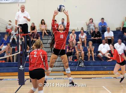 Thumbnail 1 in Mater Dei vs Tesoro (Mohs Classic) photogallery.
