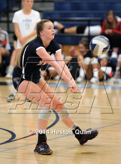 Thumbnail 2 in Mater Dei vs Tesoro (Mohs Classic) photogallery.