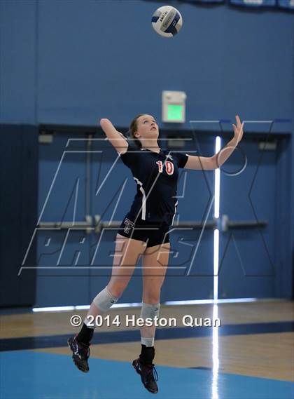 Thumbnail 1 in Mater Dei vs Tesoro (Mohs Classic) photogallery.
