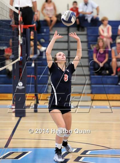 Thumbnail 1 in Mater Dei vs Tesoro (Mohs Classic) photogallery.