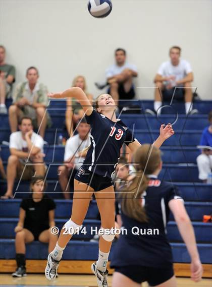 Thumbnail 2 in Mater Dei vs Tesoro (Mohs Classic) photogallery.