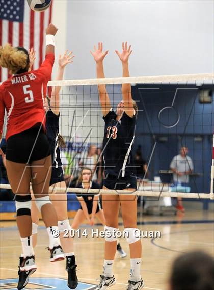 Thumbnail 3 in Mater Dei vs Tesoro (Mohs Classic) photogallery.