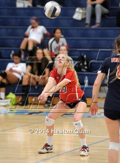 Thumbnail 3 in Mater Dei vs Tesoro (Mohs Classic) photogallery.