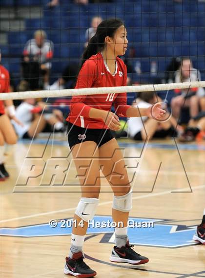 Thumbnail 1 in Mater Dei vs Tesoro (Mohs Classic) photogallery.
