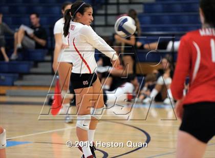Thumbnail 2 in Mater Dei vs Tesoro (Mohs Classic) photogallery.