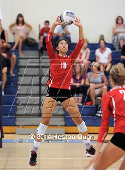 Thumbnail 1 in Mater Dei vs Tesoro (Mohs Classic) photogallery.