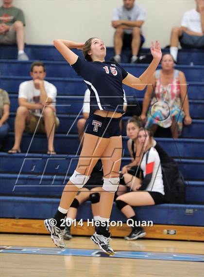 Thumbnail 1 in Mater Dei vs Tesoro (Mohs Classic) photogallery.