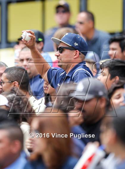 Thumbnail 3 in Eagle Rock vs. Franklin (L.A. City Section D2 Final) photogallery.
