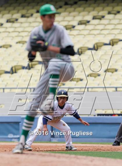 Thumbnail 2 in Eagle Rock vs. Franklin (L.A. City Section D2 Final) photogallery.