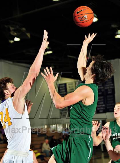 Thumbnail 2 in Sunnyslope vs. Issaquah (MaxPreps Holiday Classic) photogallery.