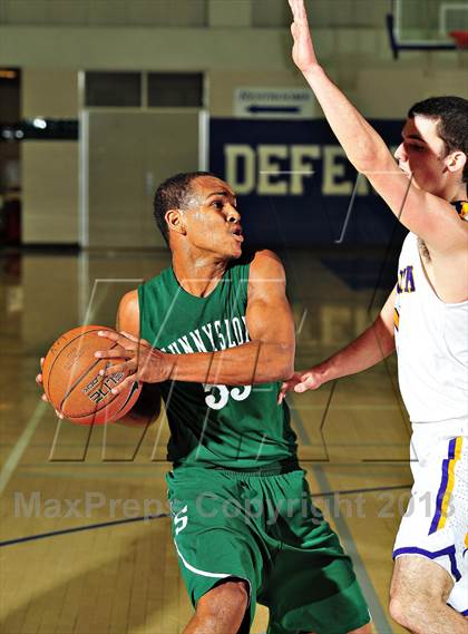 Thumbnail 3 in Sunnyslope vs. Issaquah (MaxPreps Holiday Classic) photogallery.