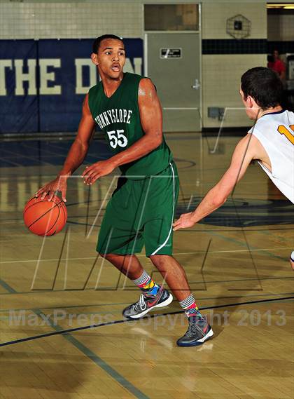 Thumbnail 1 in Sunnyslope vs. Issaquah (MaxPreps Holiday Classic) photogallery.