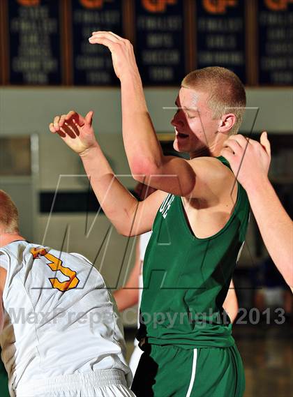 Thumbnail 3 in Sunnyslope vs. Issaquah (MaxPreps Holiday Classic) photogallery.