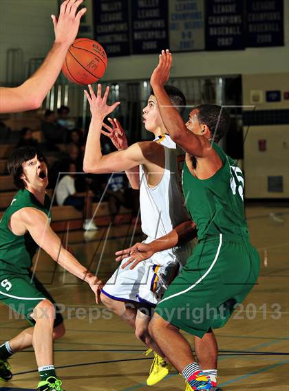 Thumbnail 2 in Sunnyslope vs. Issaquah (MaxPreps Holiday Classic) photogallery.