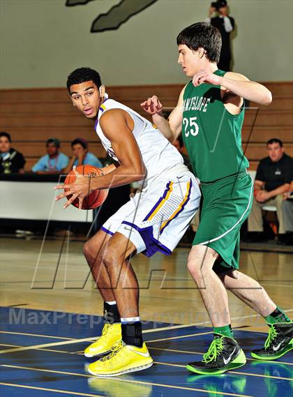 Thumbnail 1 in Sunnyslope vs. Issaquah (MaxPreps Holiday Classic) photogallery.