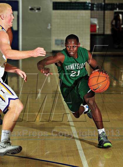 Thumbnail 2 in Sunnyslope vs. Issaquah (MaxPreps Holiday Classic) photogallery.