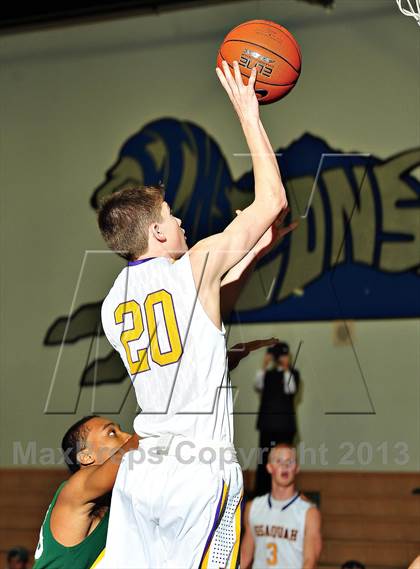 Thumbnail 1 in Sunnyslope vs. Issaquah (MaxPreps Holiday Classic) photogallery.