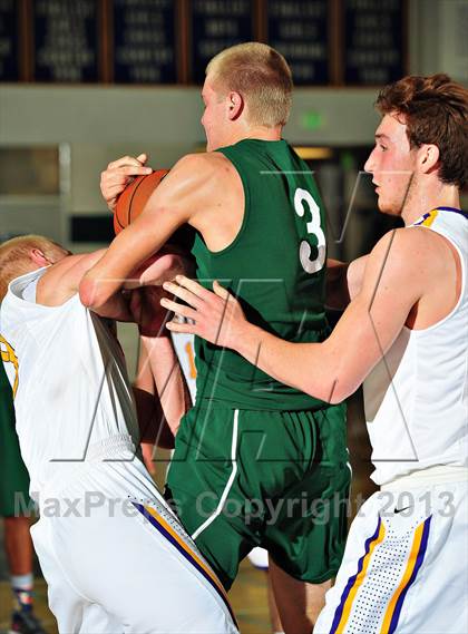 Thumbnail 2 in Sunnyslope vs. Issaquah (MaxPreps Holiday Classic) photogallery.