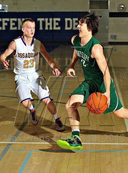 Thumbnail 1 in Sunnyslope vs. Issaquah (MaxPreps Holiday Classic) photogallery.