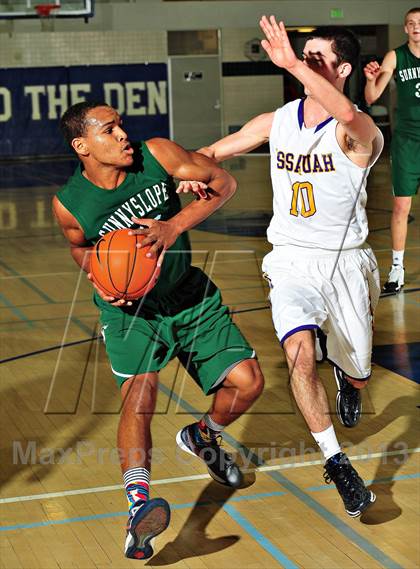 Thumbnail 2 in Sunnyslope vs. Issaquah (MaxPreps Holiday Classic) photogallery.